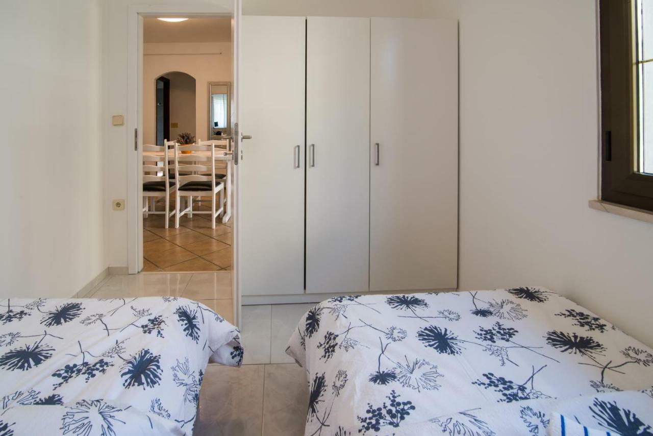 Apartman Babic คิร์ก ภายนอก รูปภาพ